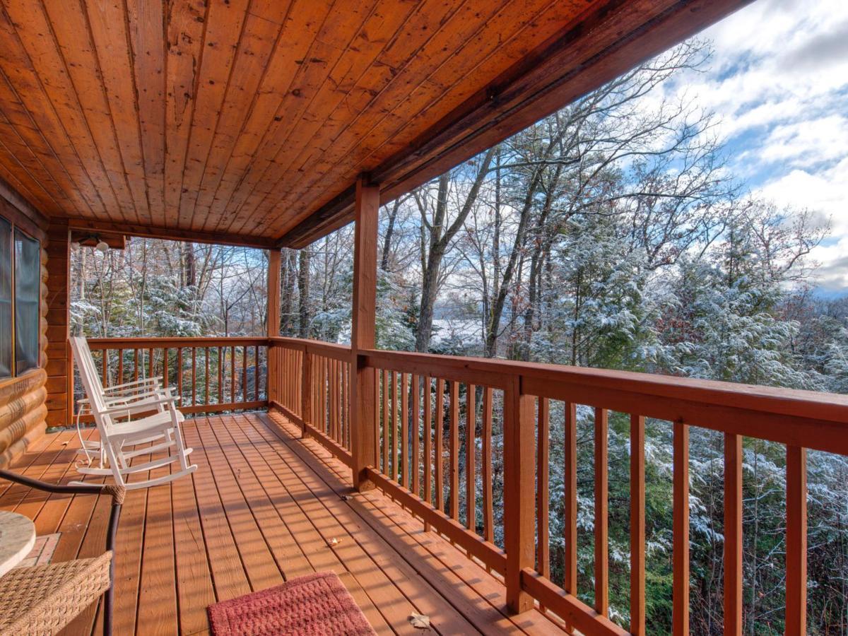 Dew South Villa Гетлинбург Екстериор снимка