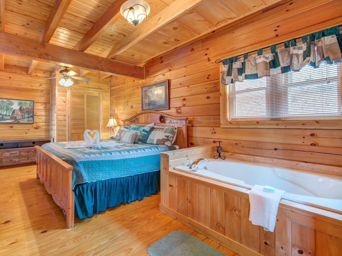 Dew South Villa Гетлинбург Екстериор снимка