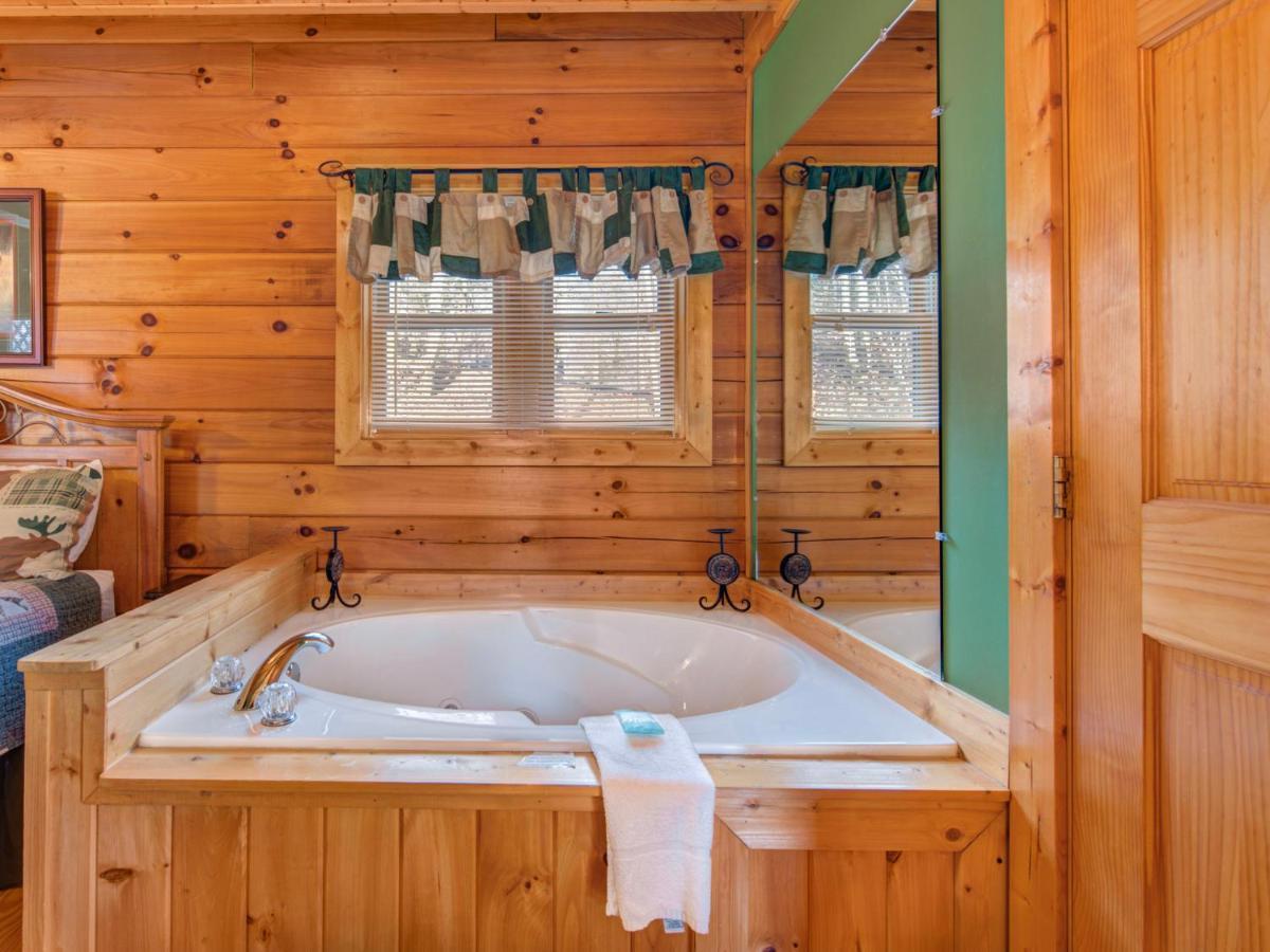 Dew South Villa Гетлинбург Екстериор снимка